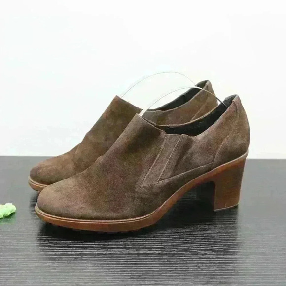 Dansko Shoes - Dansko Women’s Brown Suede Leather Slip On Clogs